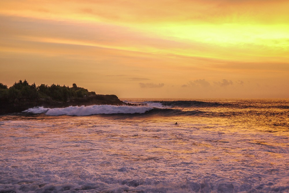 Nusa Lembongan Beach Club Resort Sunset Surfers