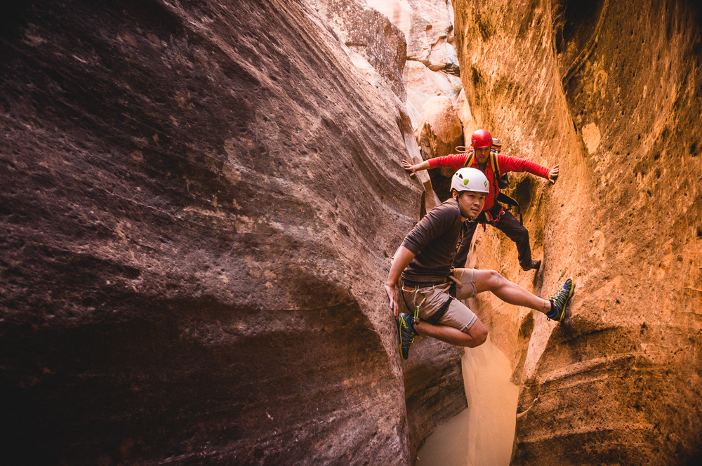 Kien Lam Stemming Canyoning Through Yankee Doodle Slot Canyon Utah 2 Where And Wander