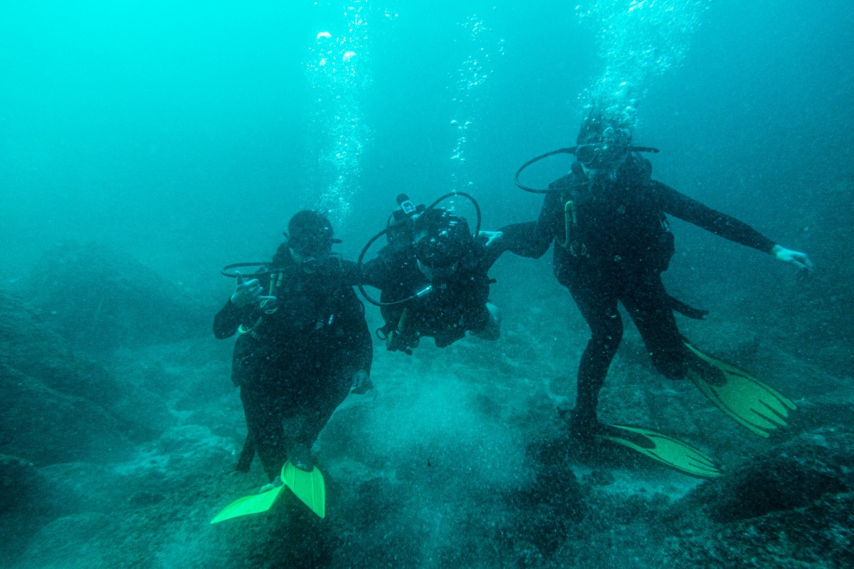 Divers in Marieta Islands