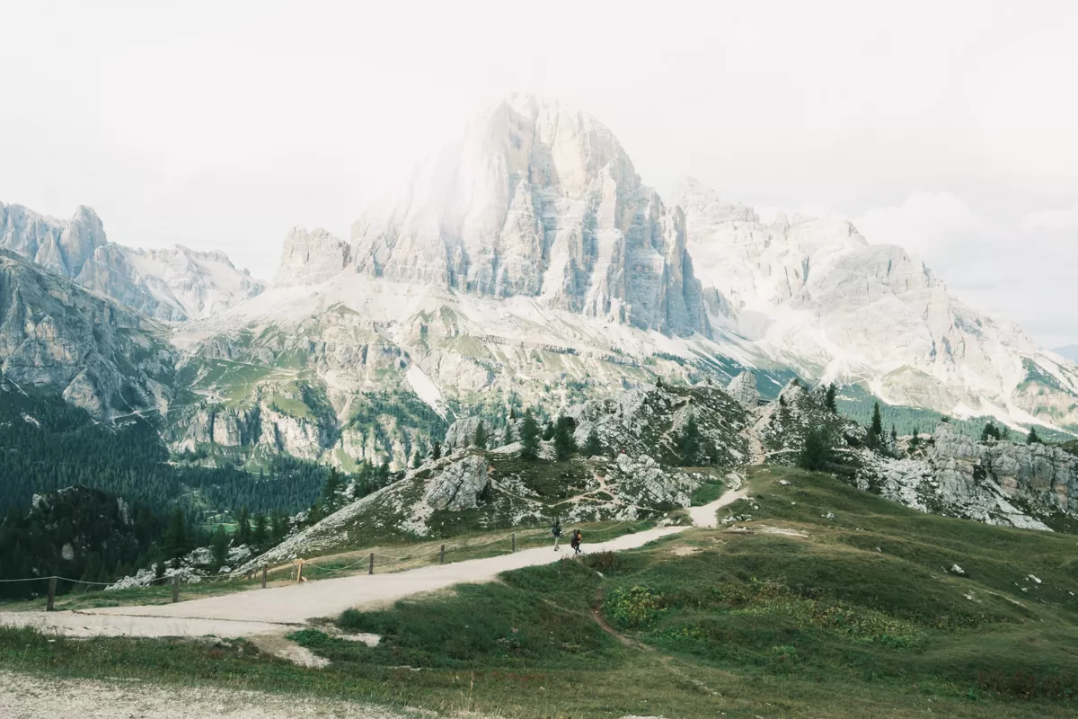 Path towards Cinque Torri and Rifugio Nuvolau