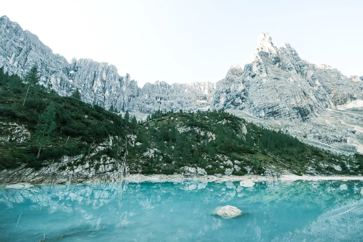 Lago di Sorapis at sunrise