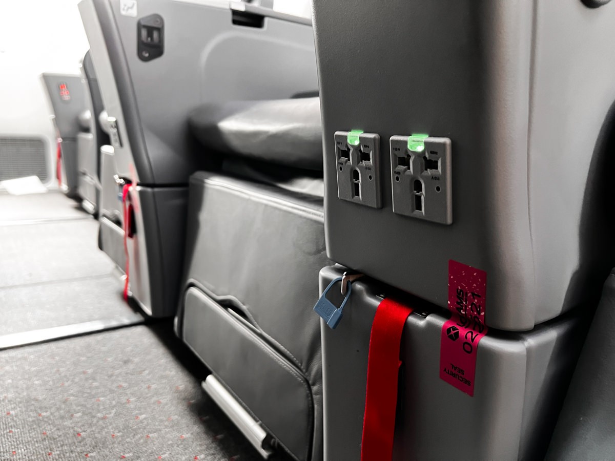 Outlets under premium seat on Norse Air Boeing 787-9 Los Angeles to Berlin