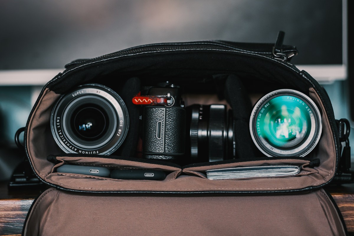 Grams28 172 Camera Bag with Fujifilm X-Pro2 and lenses