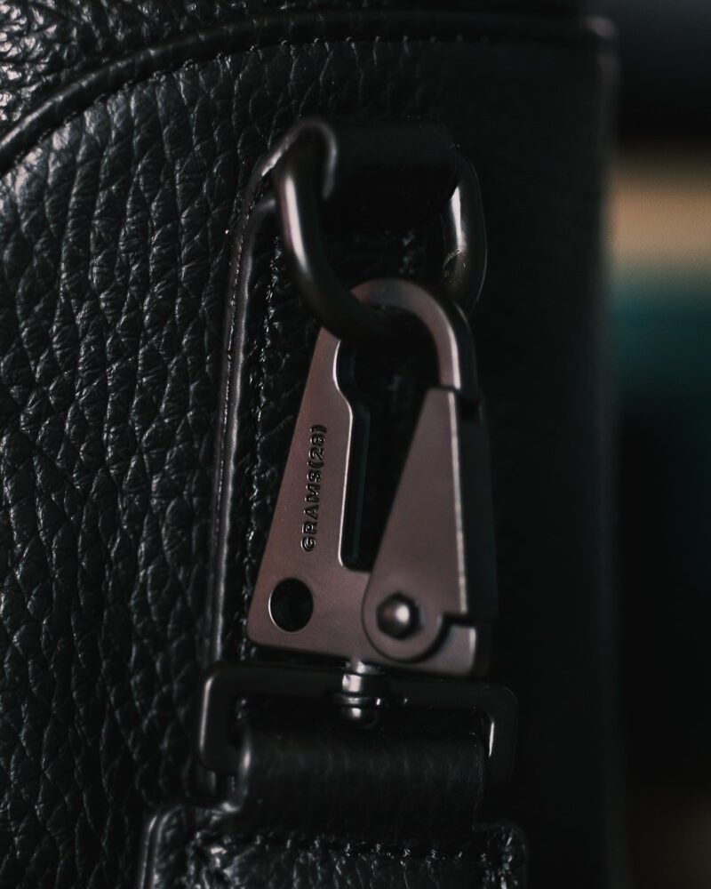 Grams28 172 Camera Bag side clasp carabiner