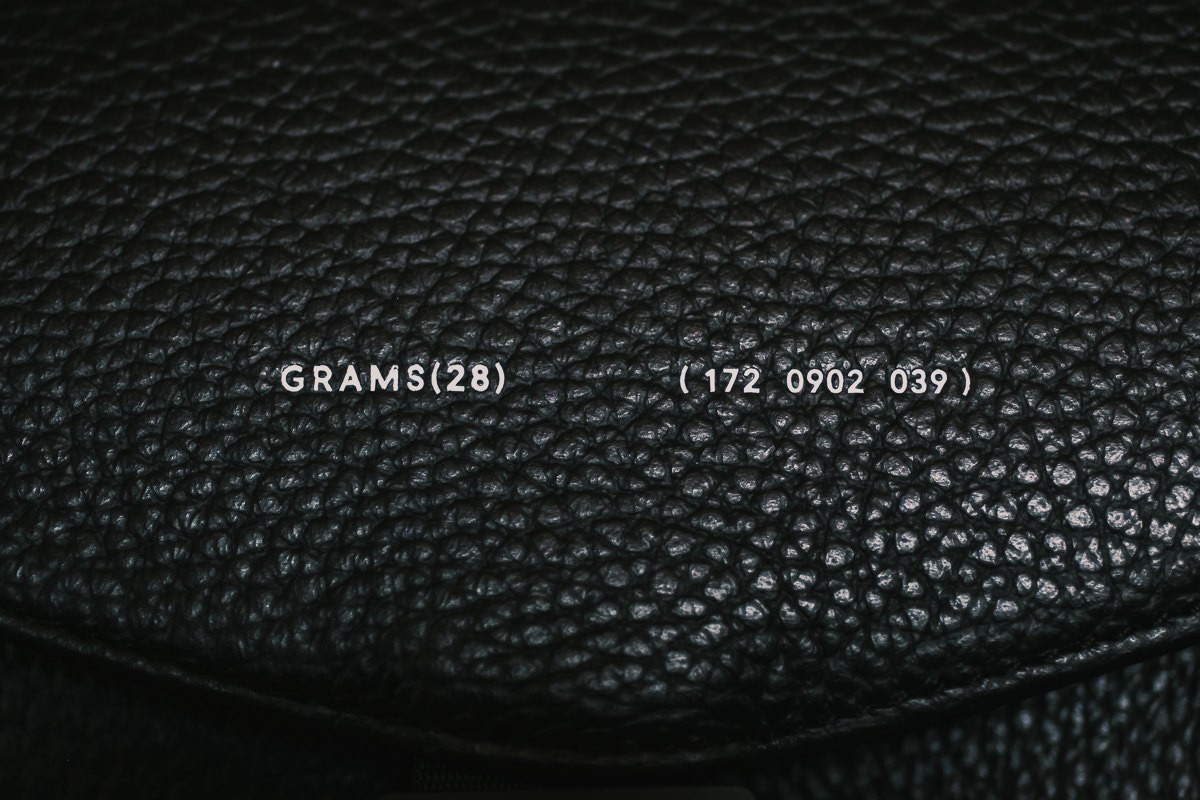 Grams28 172 Camera Bag close up of branding logo on bag
