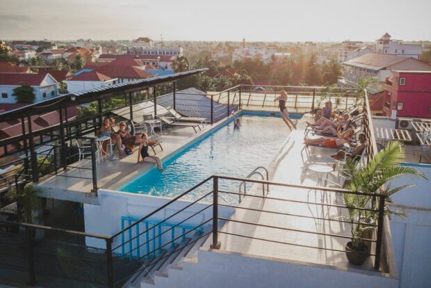 onderz hostel in Siem reap swimming pool view