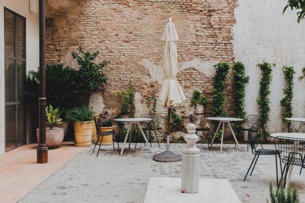 Placido y Grata Seville Courtyard