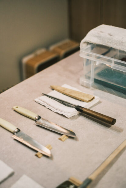 Knife sharpening workshop equipment Kyoto