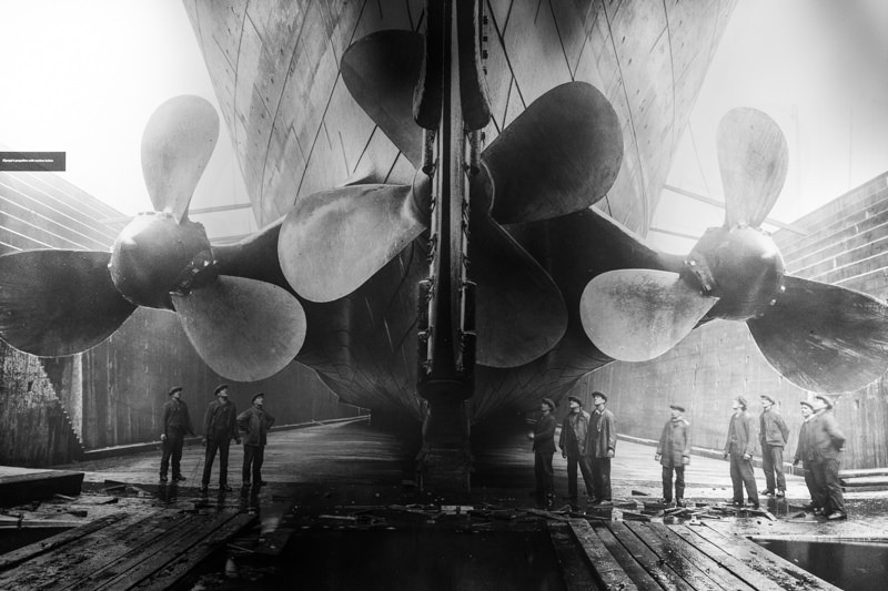 Historical photograph showing the propellers of the Titanic 