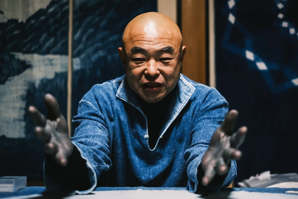Master indigo dyer Toru Shimomura in his studio