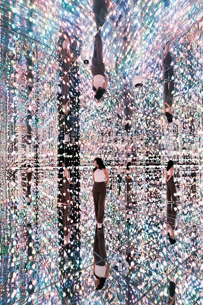 Neonia Porto infinity Mirror Room