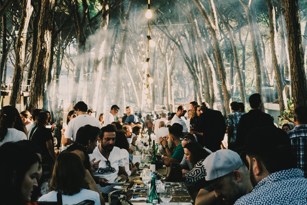 Communal table at Chefs on Fire Cascais Portugal